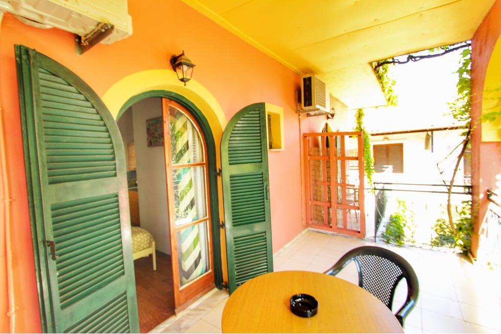 The Banana Studios Benitses  Exterior foto